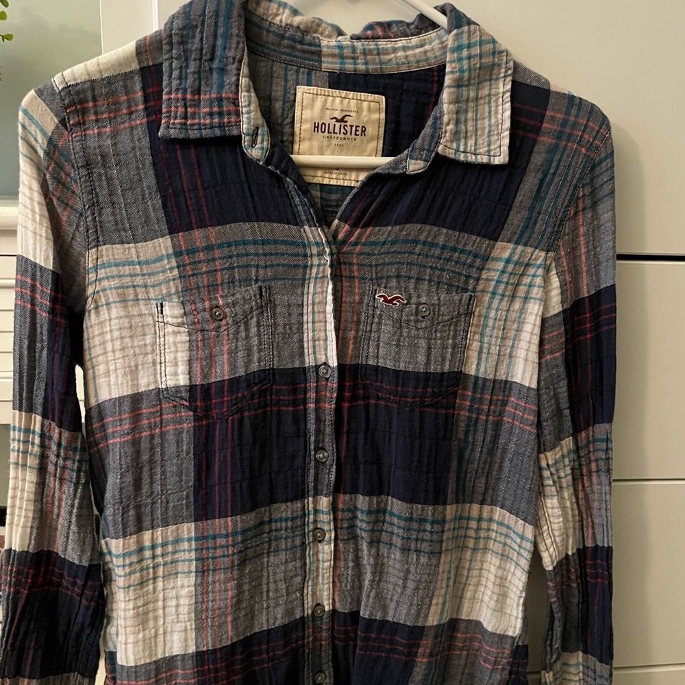 Hollister Y2K button down long sleeve shirt size small